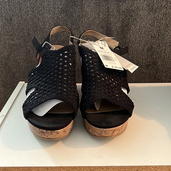 Brand new SO heels - Picture 2 of 2